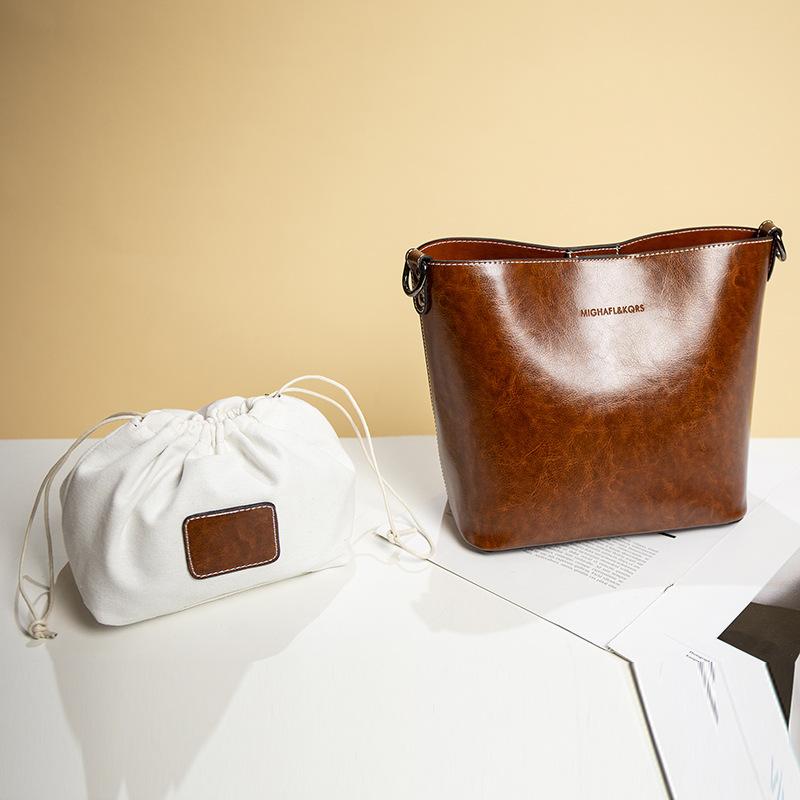 A vintage cross-body, one-shoulder handbag mySite